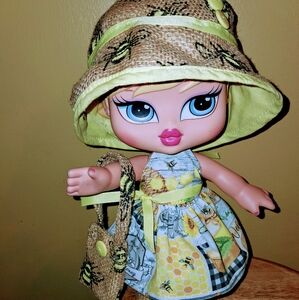 New Handmade Bee-Themed Yellow Dress and Accessories Made For Bratz Big Babyz